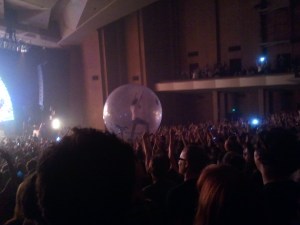Wayne Coyne Trapped In A Ball